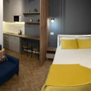 Florent's Superb Studio, Free Parking & Garden!! , Tirana Albanie
